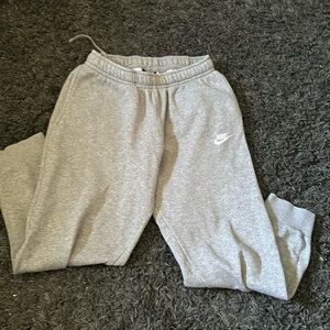 Men’s nike sweats! Size M